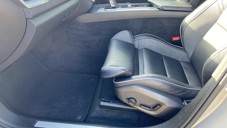 Volvo Xc60 2.0 T6 Recharge PHEV R DESIGN 5dr AWD Auto Estate